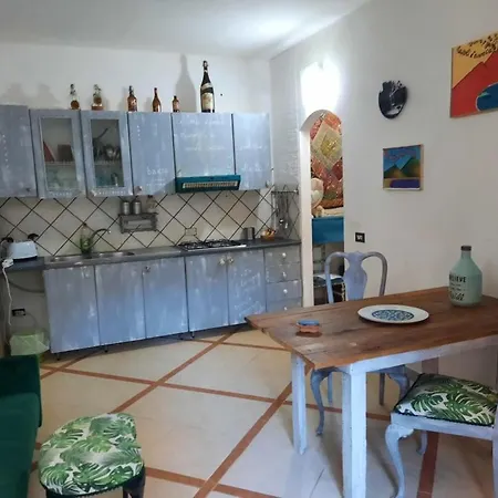 La Casa Nella Roccia